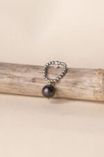 Anello argentato con perla d'acqua dolce - immagine 2