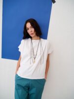 T-shirt in jersey con pieghe sulla spalla Floor - immagine 3