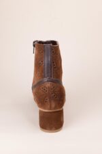 Tronchetto in suede traforato con profilo in pelle Kudetà - immagine 3