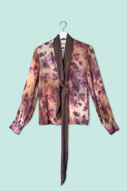 Blusa in Fanstasia Con Cravatta Numero Primo